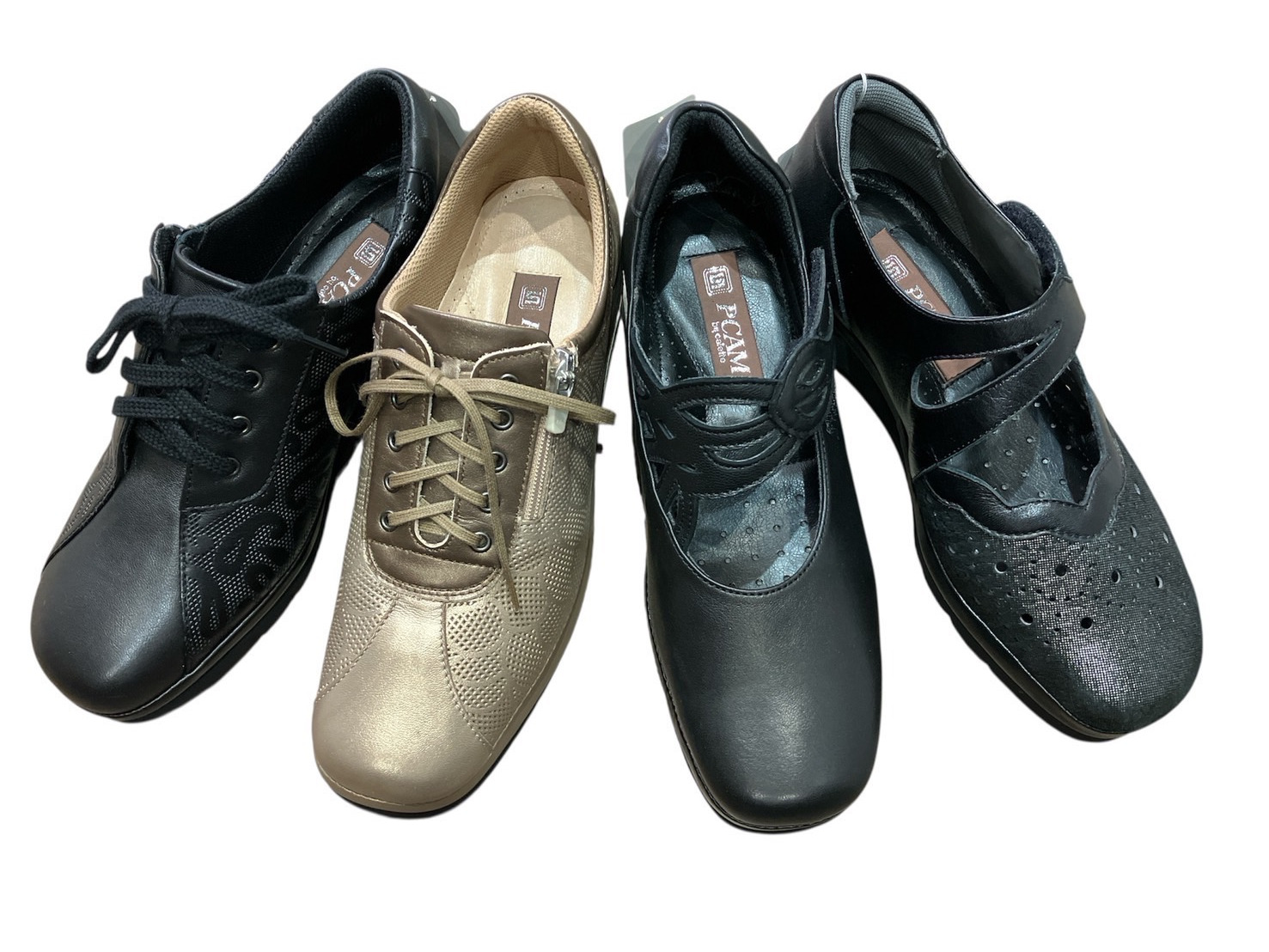 4足並んだPcamの靴 1